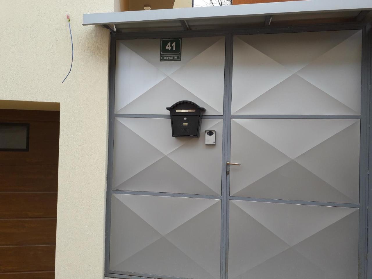 Affittacamere Mahala - Free Garage